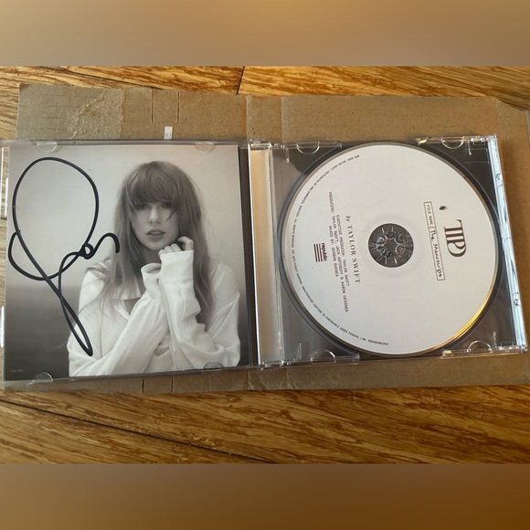 Autographed TTPD - Picture 3 of 6